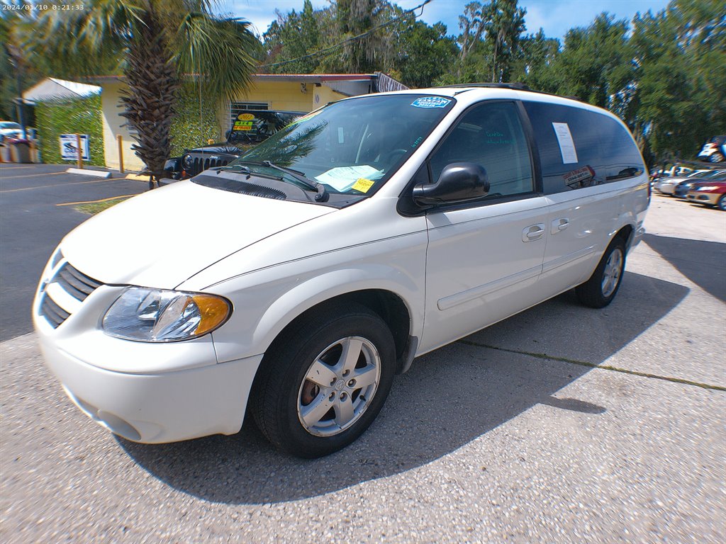 2005 Dodge Grand Caravan SXT's photo