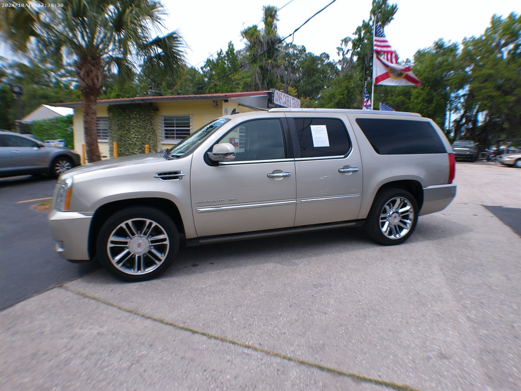 2013 Cadillac Escalade ESV 2WD Platinum Edition's photo