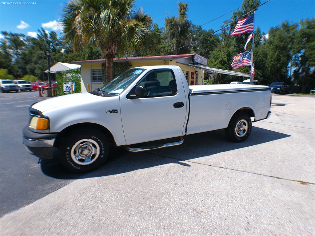 2004 Ford F-150 XL Regular Cab SWB Styleside's photo